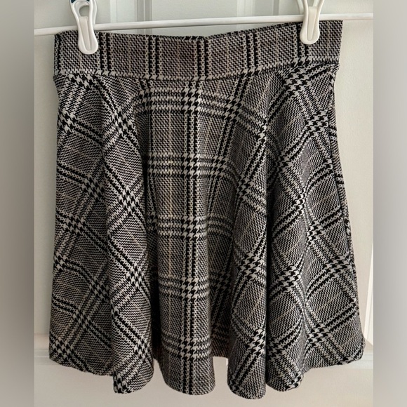 Dresses & Skirts - Houndstooth Plaid Skater Skirt
